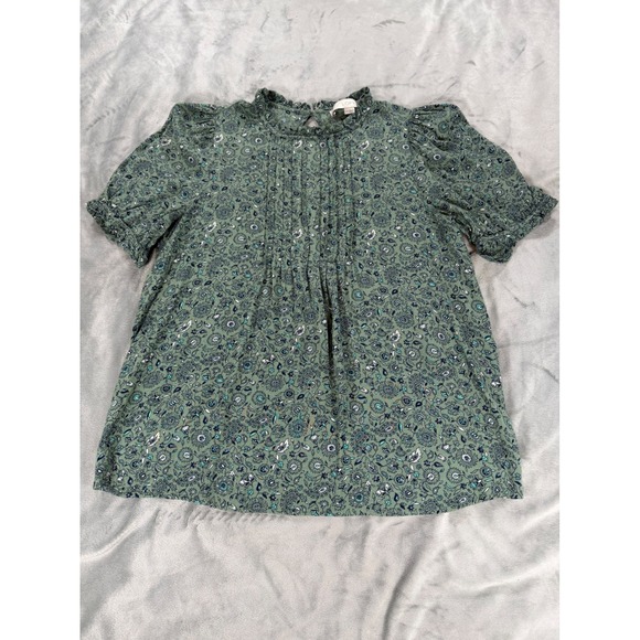 LOFT Tops - LOFT Petites Green Floral Blouse Pleated Front Cottagecore Short Sleeve XSP